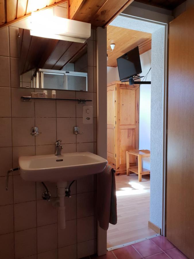 Auberge De Ballens Екстериор снимка