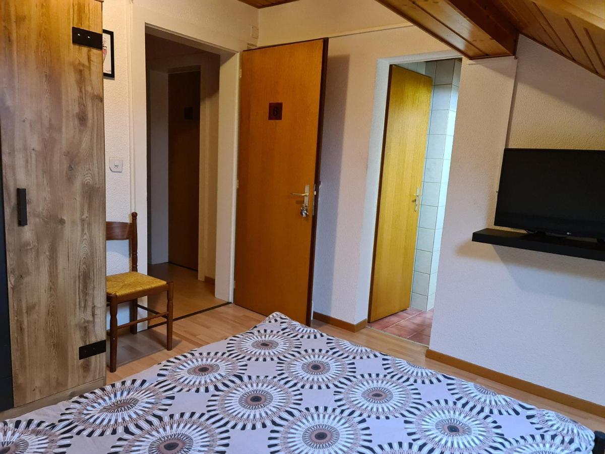 Auberge De Ballens Екстериор снимка