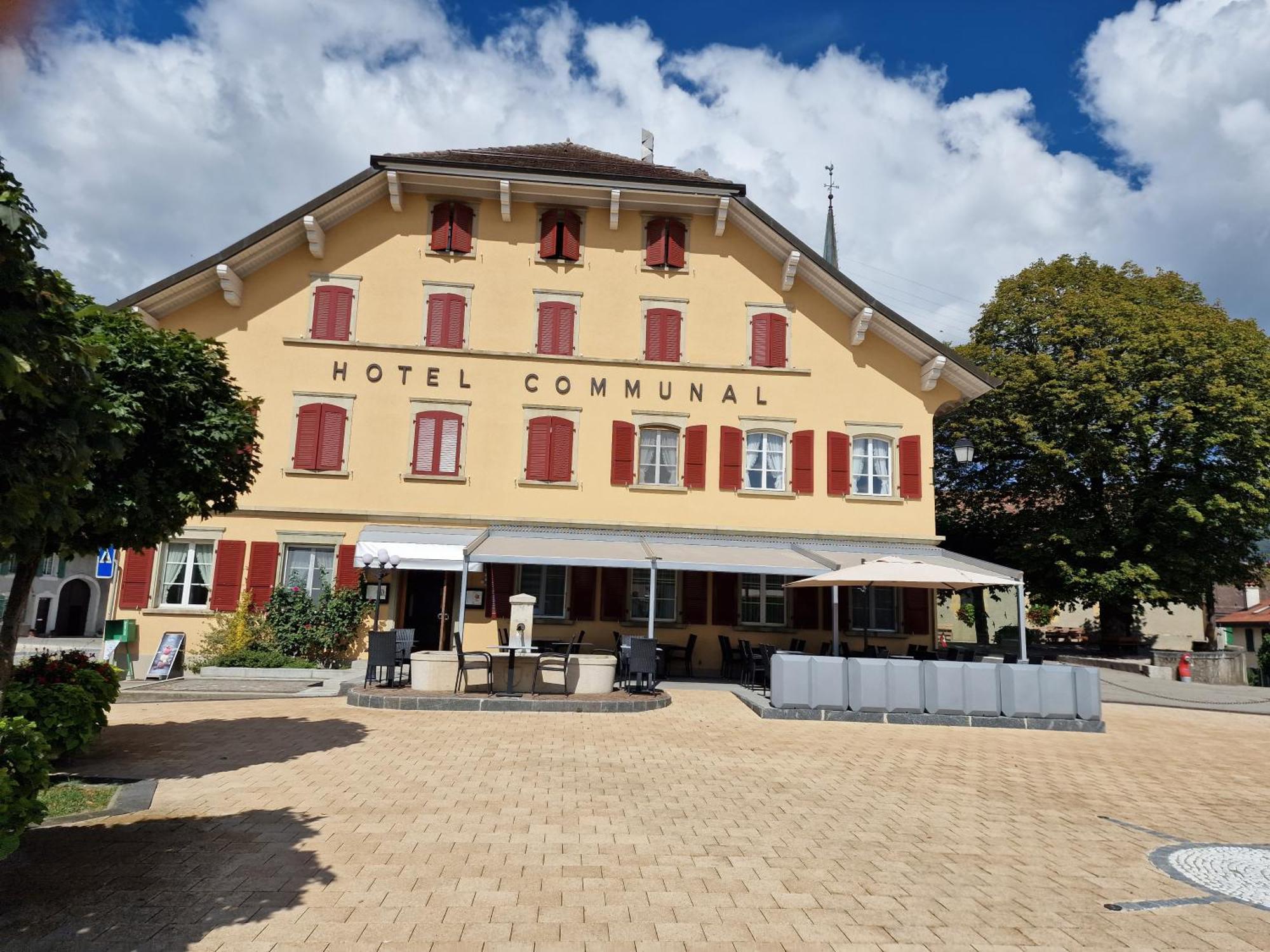 Auberge De Ballens Екстериор снимка